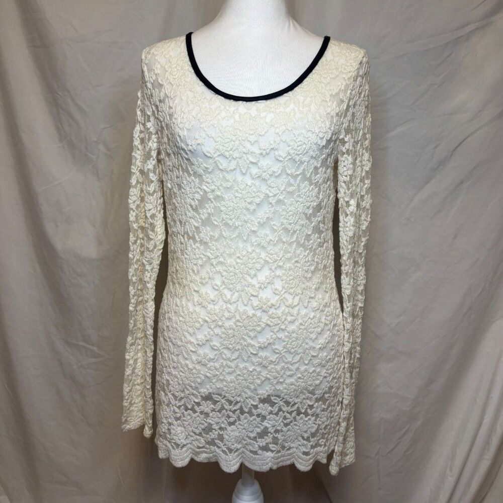 Maurices Off White Lace Floral Long Sleeve Top Leather Trim Stylish Womens